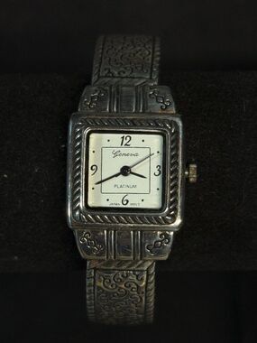 Geneva Platinum Cuff Bracelet Watch Silver Tone Japan Movt New Battery